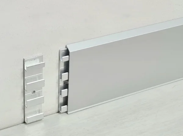 Алюминиевый плинтус Fezard Кабельный ALP-С70 Алюминий 70*10*2500 мм в Красноярске