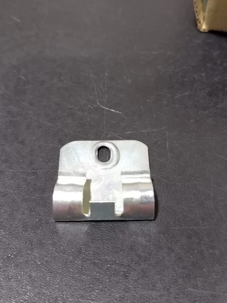 Клипсы к плинтусу MDF Bonkeel (50шт) в Красноярске