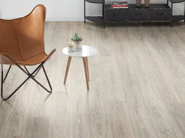 Ламинат Egger PRO 8/33 4V Дуб Бардолино серый EPL036 в Красноярске