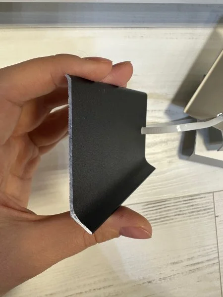 Алюминиевый плинтус Bonkeel ПЛ80 515л Черный (78,5х11,2х2500мм) в Красноярске